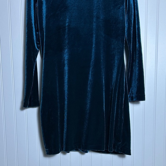Elodie Deep Blue Velvet Long Sleeve Dress Sz L V Neck Velvet Party Cocktail - Picture 10 of 13